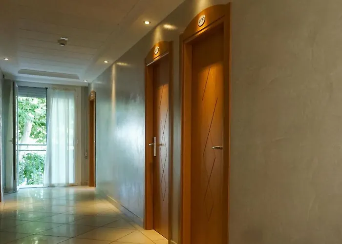 Londra Hotell 2*